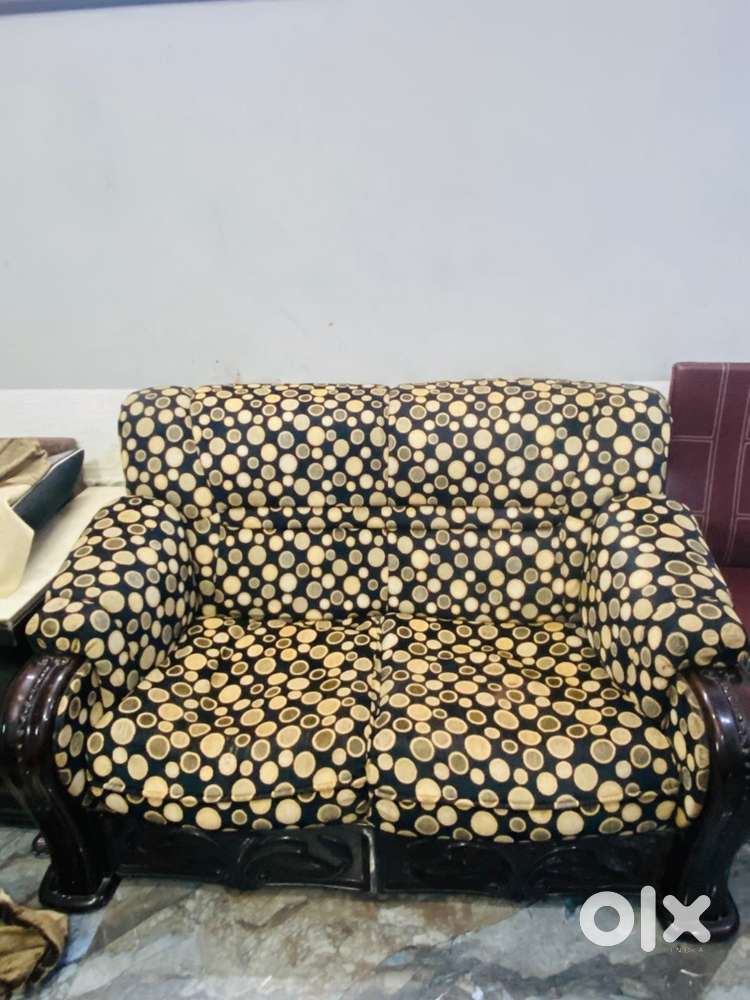 Sofa set 4 sheeter 6 month old