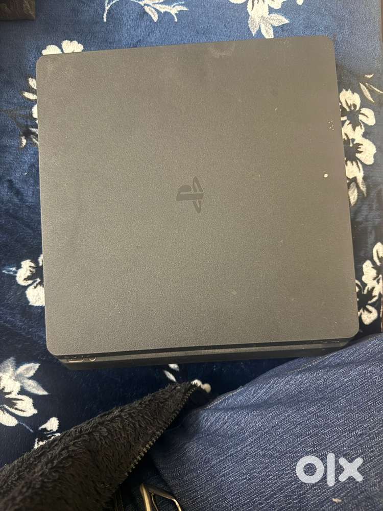 Ps4 slim 1TB