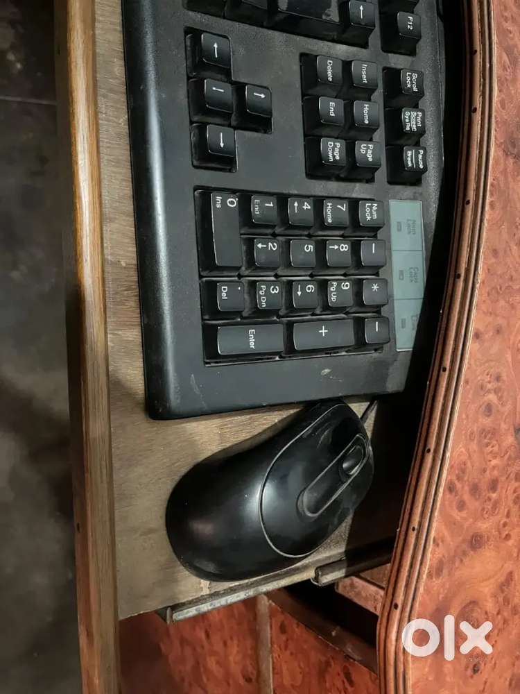 Computer LED CPU keyboard mouse with computer office Maj