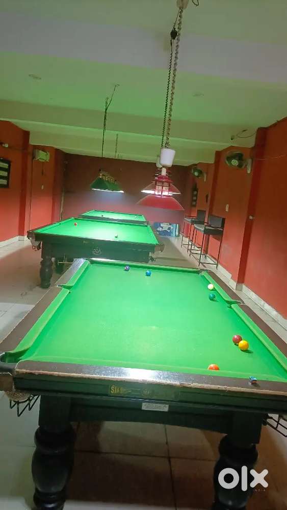 2 Snooker table, ek pool table