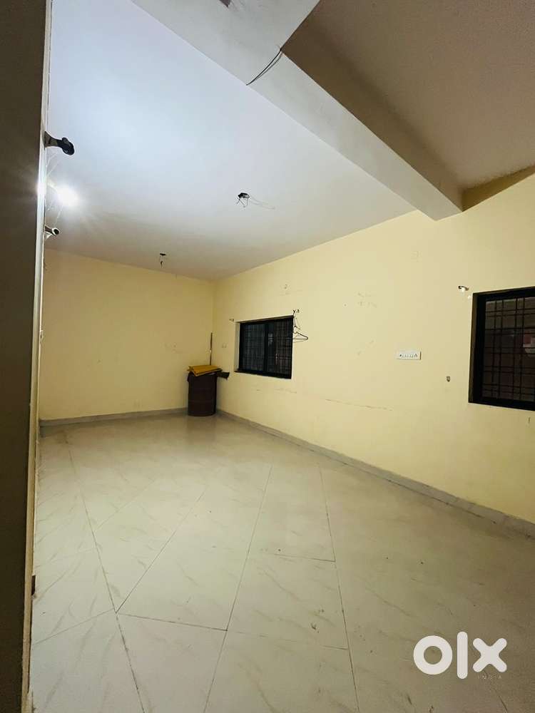 Flat at prime location