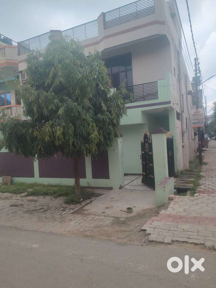 Corner house for rent 4 rooms