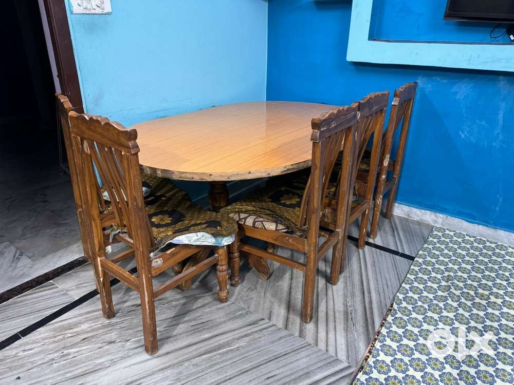 Particle wood dinning table of 6 chair