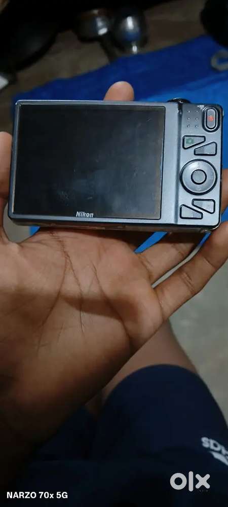 Nikon coolpix camera s5200 without charger and battery