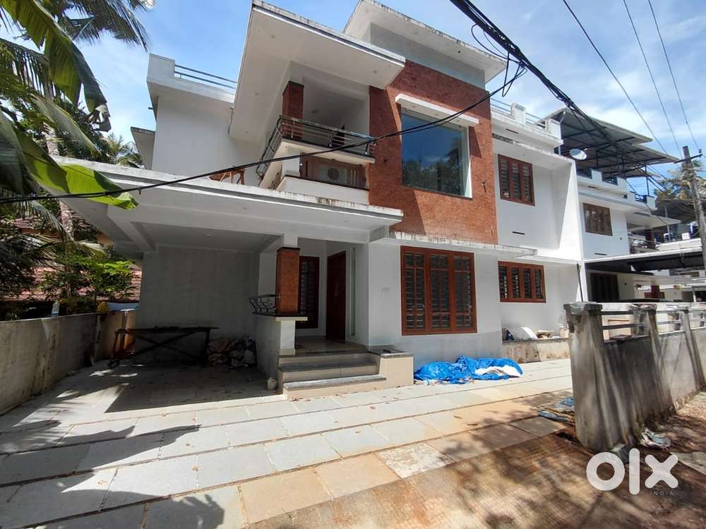 Kunduparamba 4.50 Cent 3 Bed New House