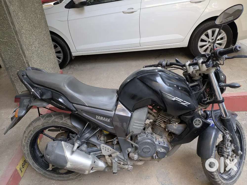 Yamaha-FZ-16-Black Panther