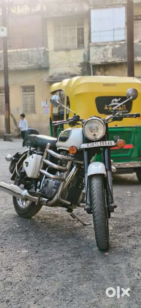 ROYAL ENFIELD 350 SHOWROOM CONDITION.