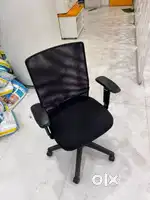 Office rolling chairs all are  available