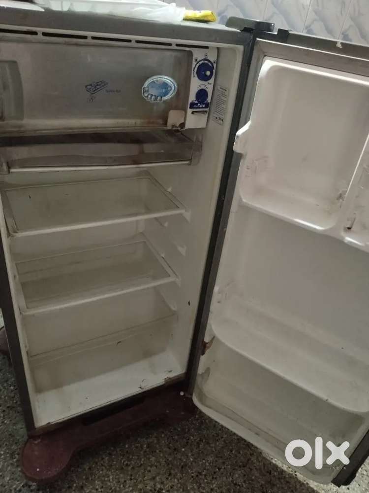 Whirlpool fridge selling