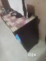 Computer table bilkul new jaisi hai