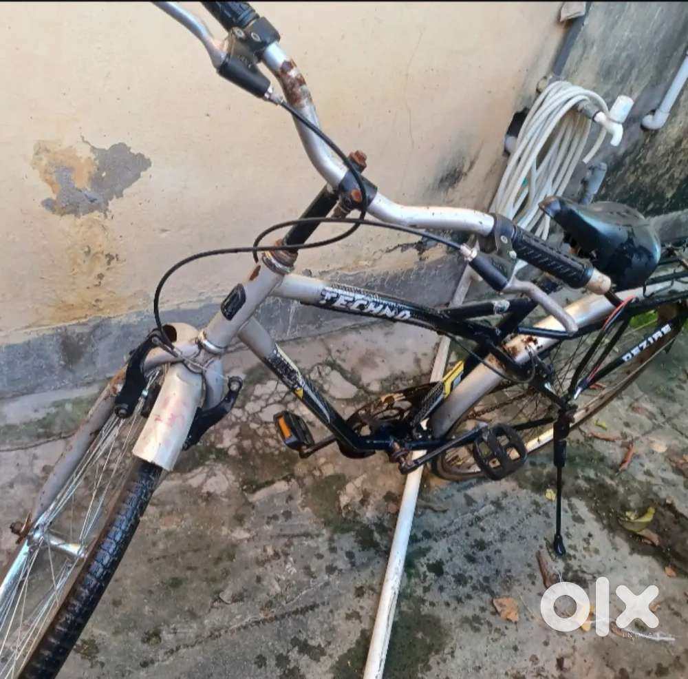 Milton black and silver colour new condition cycle