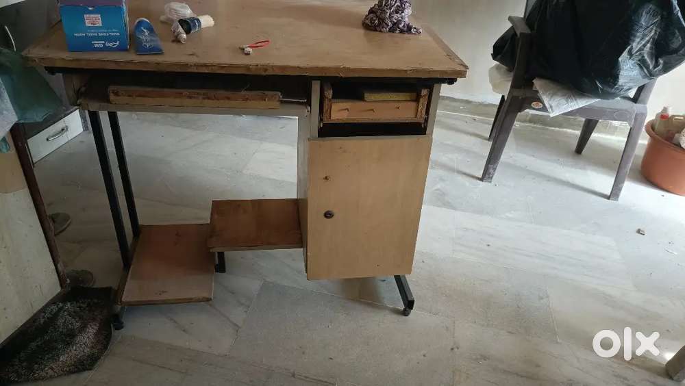 Computer or office table