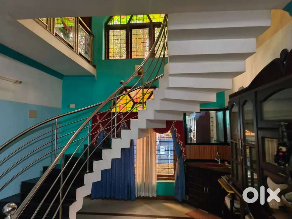 IMMEDIATE SALE 6BHK 2 STORIED POSH HOUSE FOR SALE IN KURAVAN KONAM JN