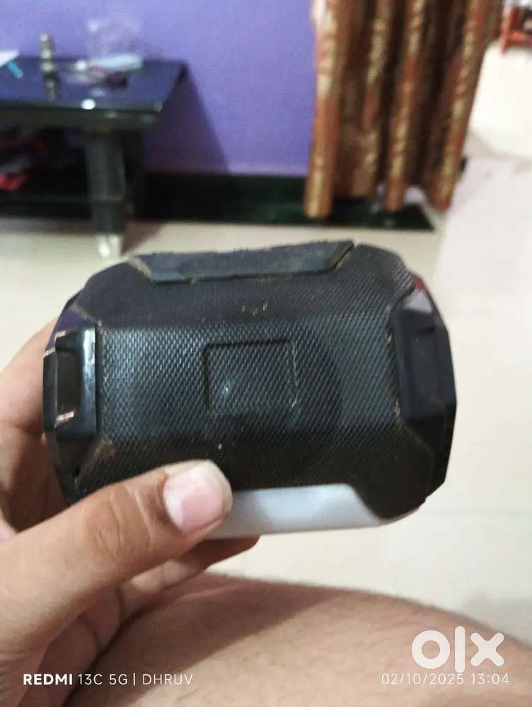 Aaiae speaker Le jaaiye less money per