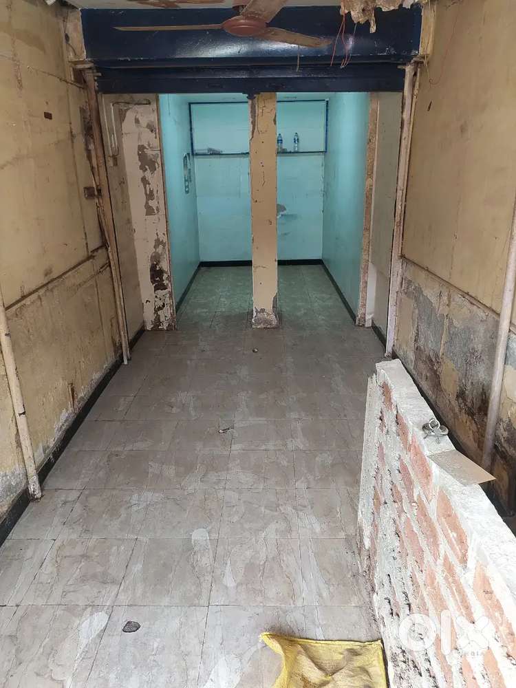 Shop available on rent in Asalpha, nearby market, school and metro