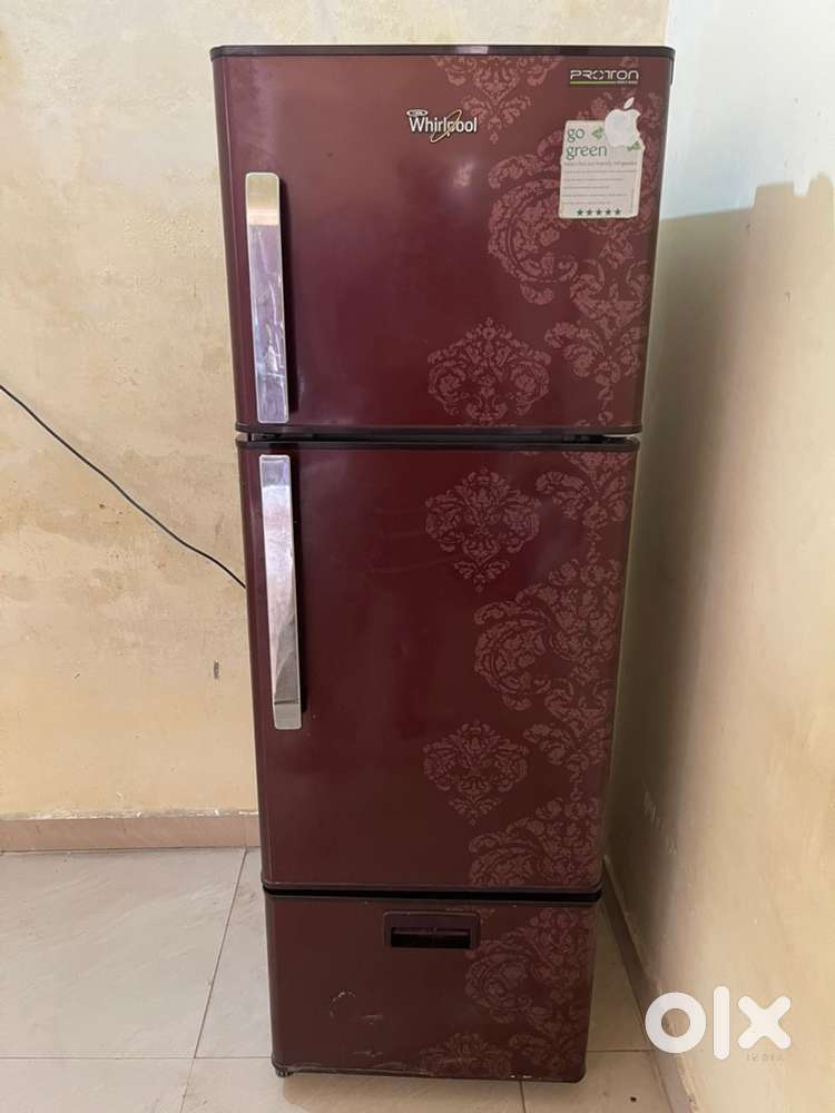 Whirlpool Triple door fridge in good condition 310ltr