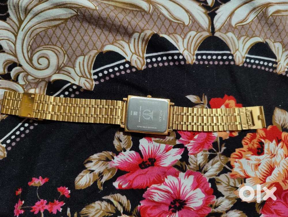 Mujhe watch phnna pasand nahi hai