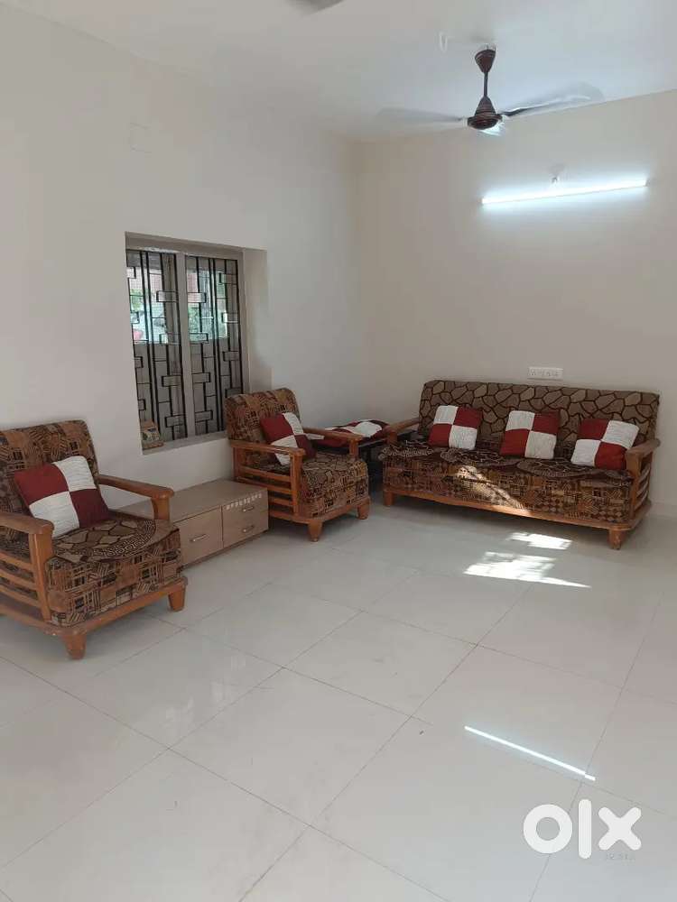 Bacholer Property Grils & Family 1 BHK fully Furnished Rent Jivrajpark