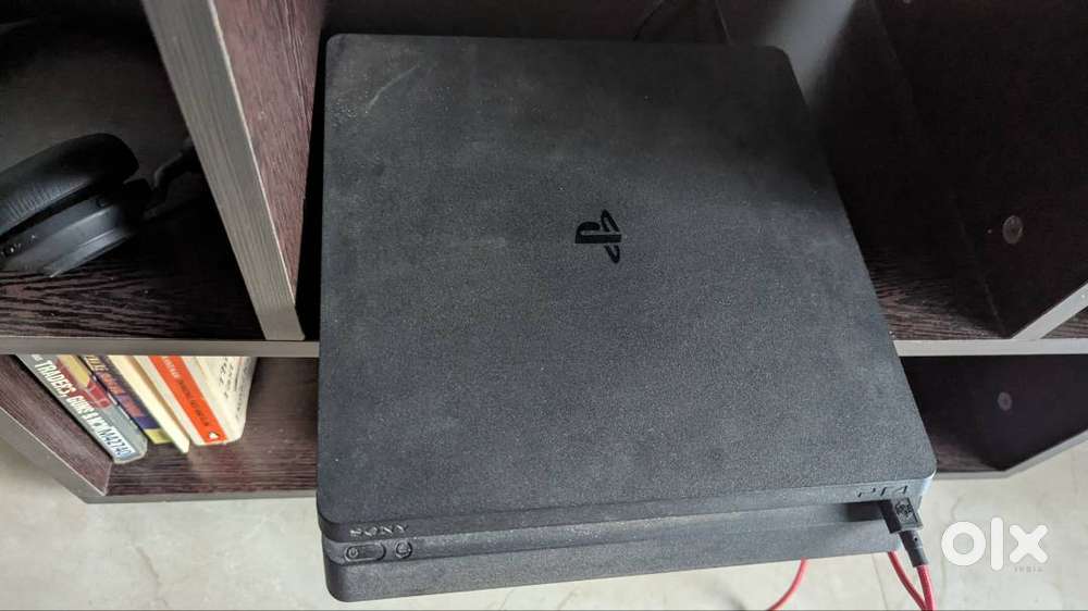 Playstation 4 Slim 1 TB with 3 dualshock4 controllers