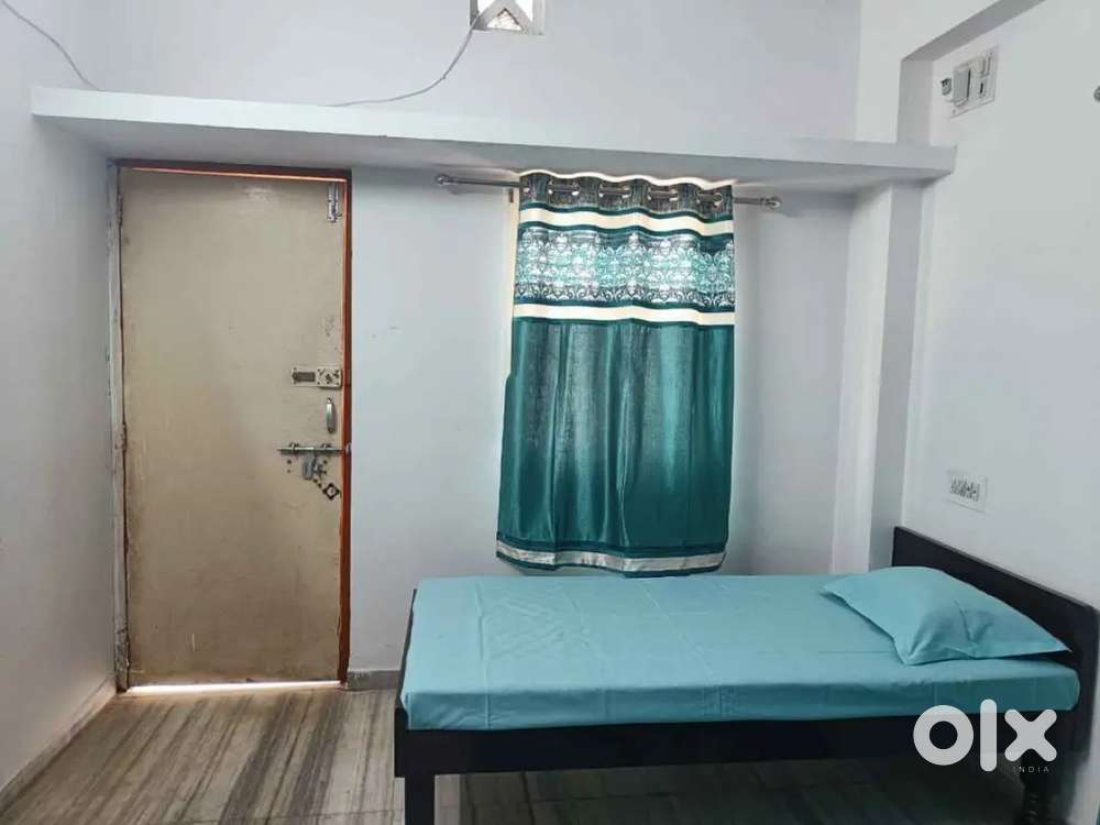 Most popular pg in  vadodara for boy  in sayajigunj 2 sharing