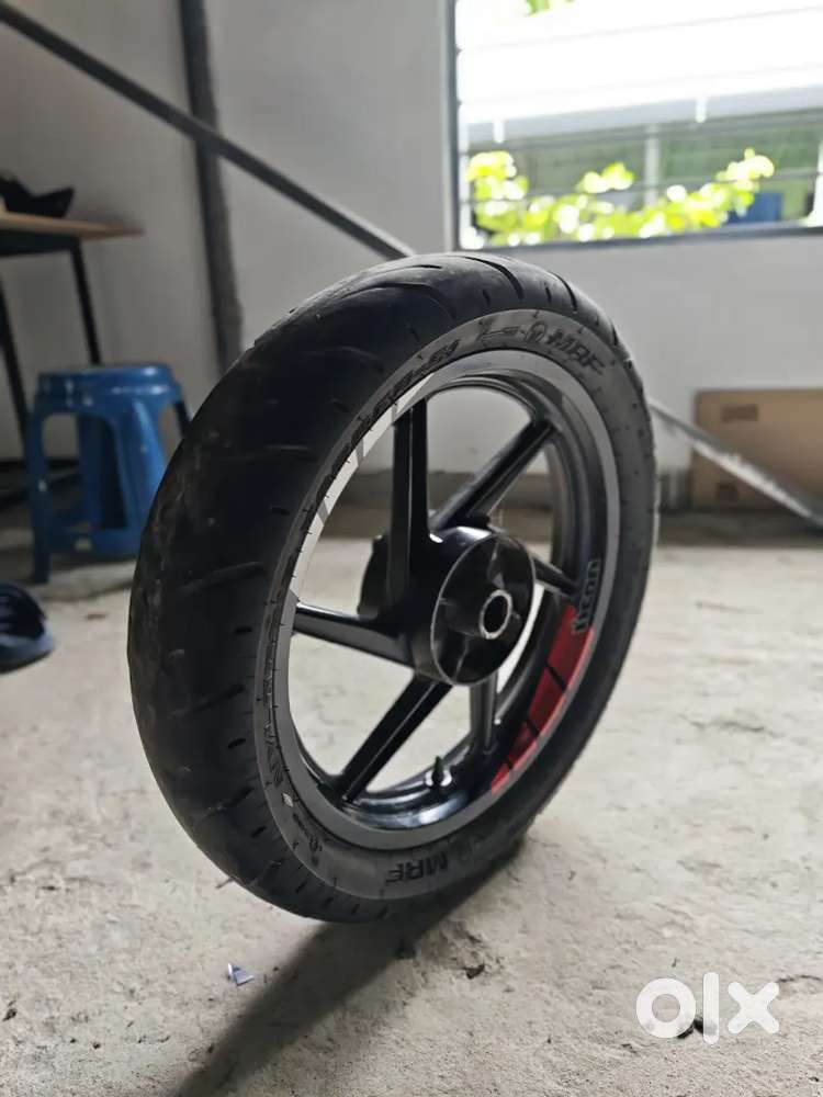 Pulsar Rear Alloy wheel with tyre
