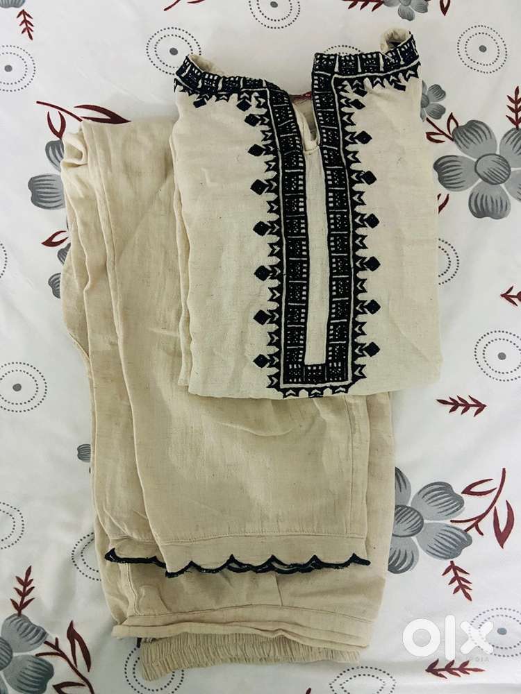 Kurthi - Pant set