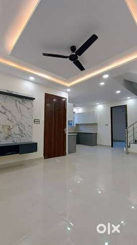 AWESOME VILLA ON TWO SIDED ROAD