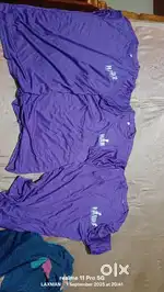 T shirt  new 40
