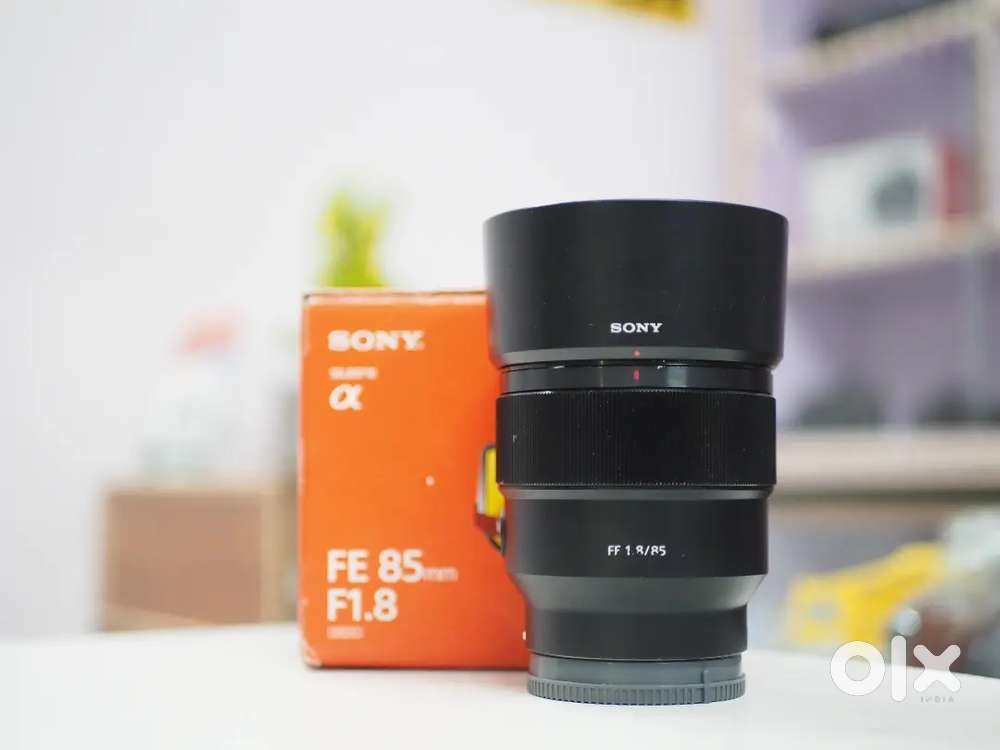 Sony e mount 85mm f1.8 lense (10 months old)