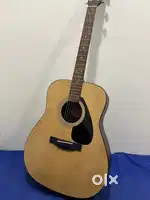 Yamaha F280 Acoustic Guitar with Cover & picks – Excellent Condition