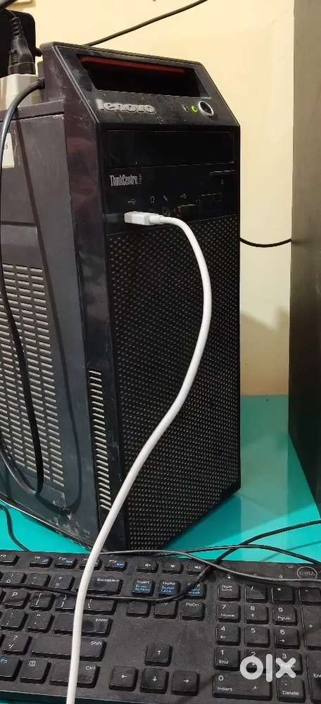 Cpu Keyboard  mouse & tower Intel core i3 4 gb ram 156 gb ssd 528 hdd