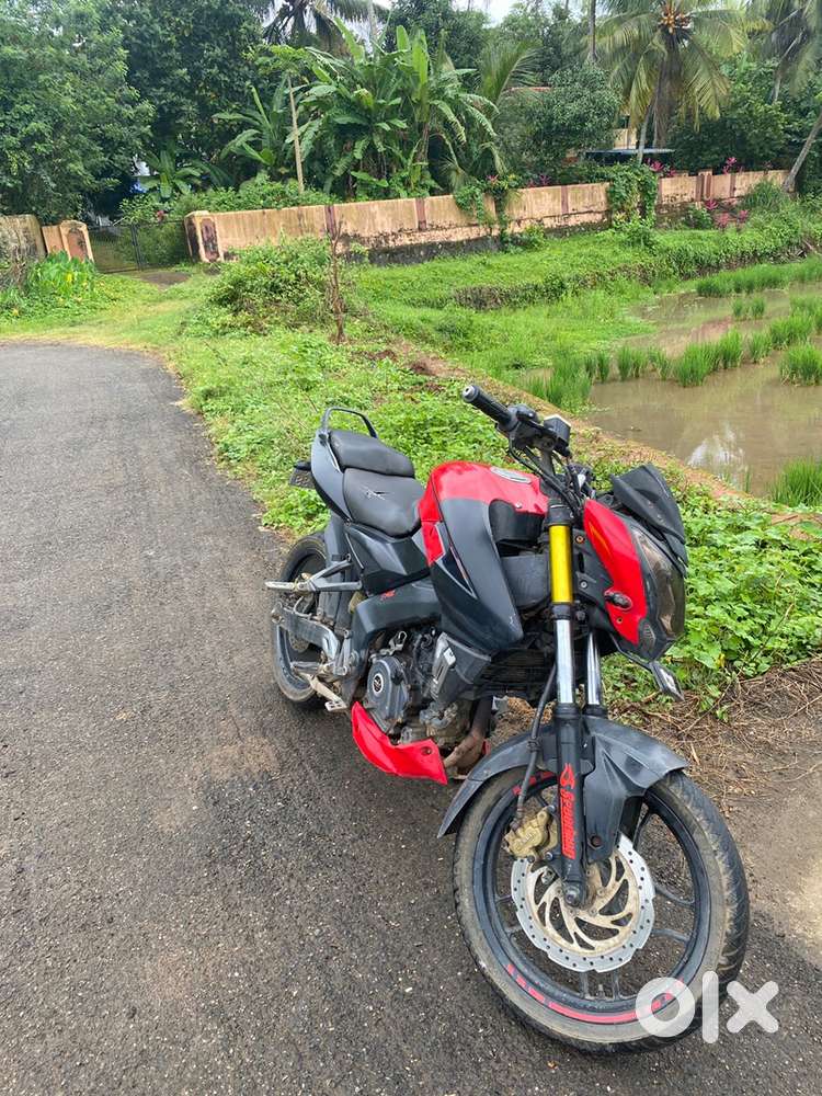 Bajaj Pulsar nS 200 Bs4