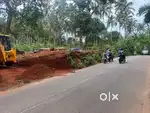 കാക്കോടി മെയിൻ റോഡിൽ പ്ലോട്ടുകൾ വിൽപ്പനയ്ക്ക്  സെൻ്റിന് 7.5 ലക്ഷം