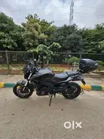 Dominar 400