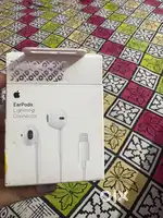 Iphone earpods wired connector