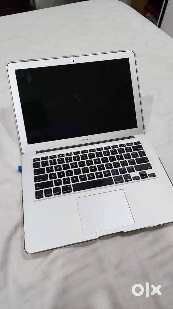 Macbook Air 2017 I5, 8GB Ram, 1TB SSD