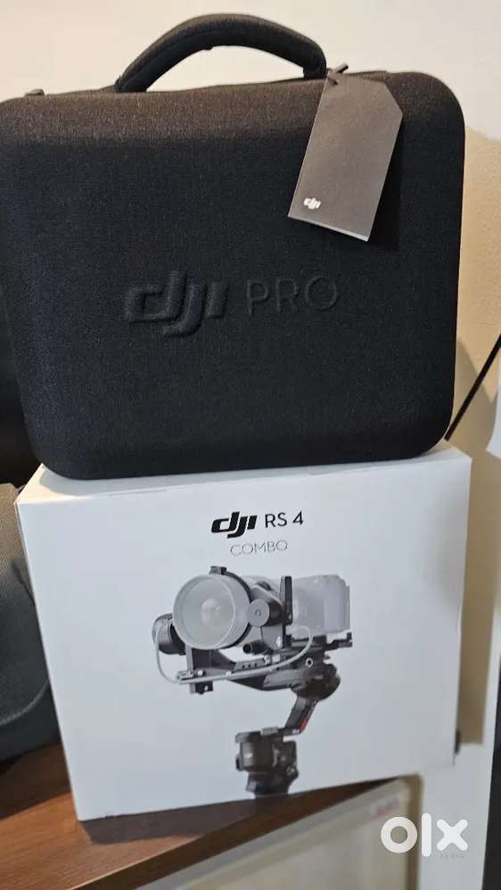 DJI RS 4 Combo  DJI Gimbal  Complete Kit & Accessories