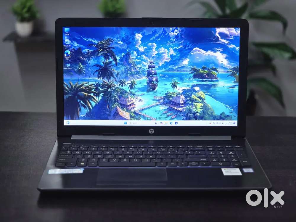 MacGallery Hp Pavilion i3 8th gen 15 inch 8gb 1TB All ok With Charger.