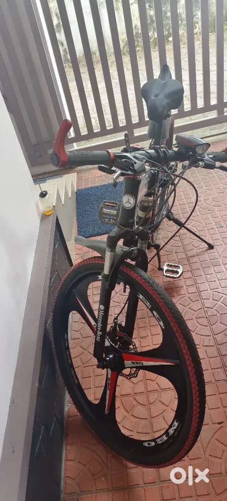 It's a Mercedes cycle .and 1year it broughted I only used 5month