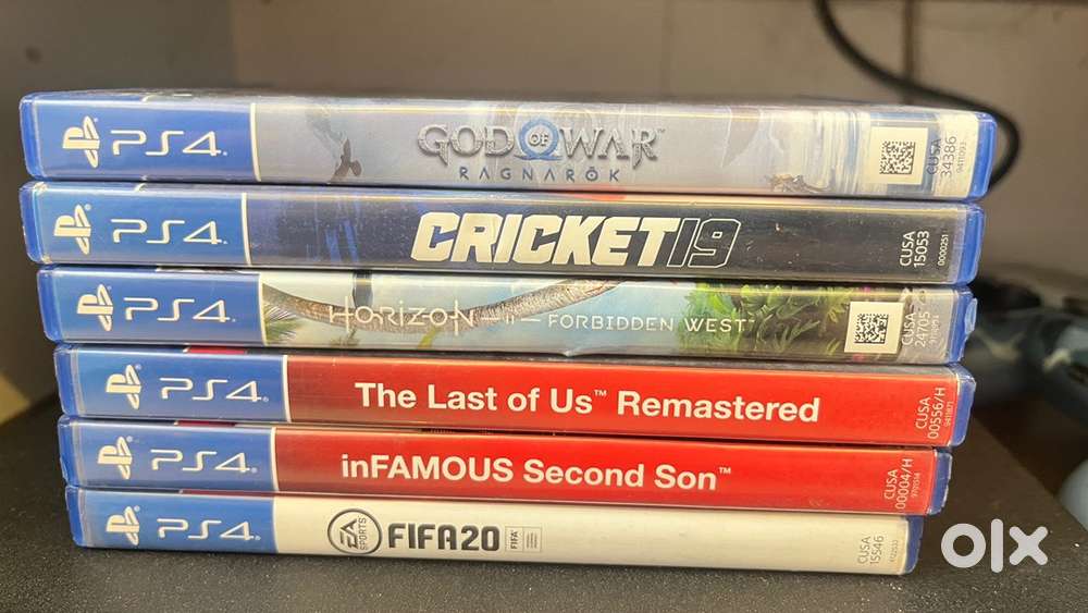 PS4 1 TB Slim with 2 Controller and Games