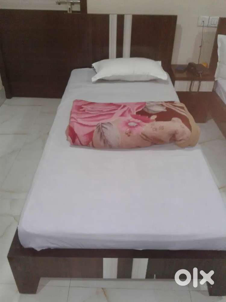 Radhysham ladies pg Saltlake Newtown is very close.