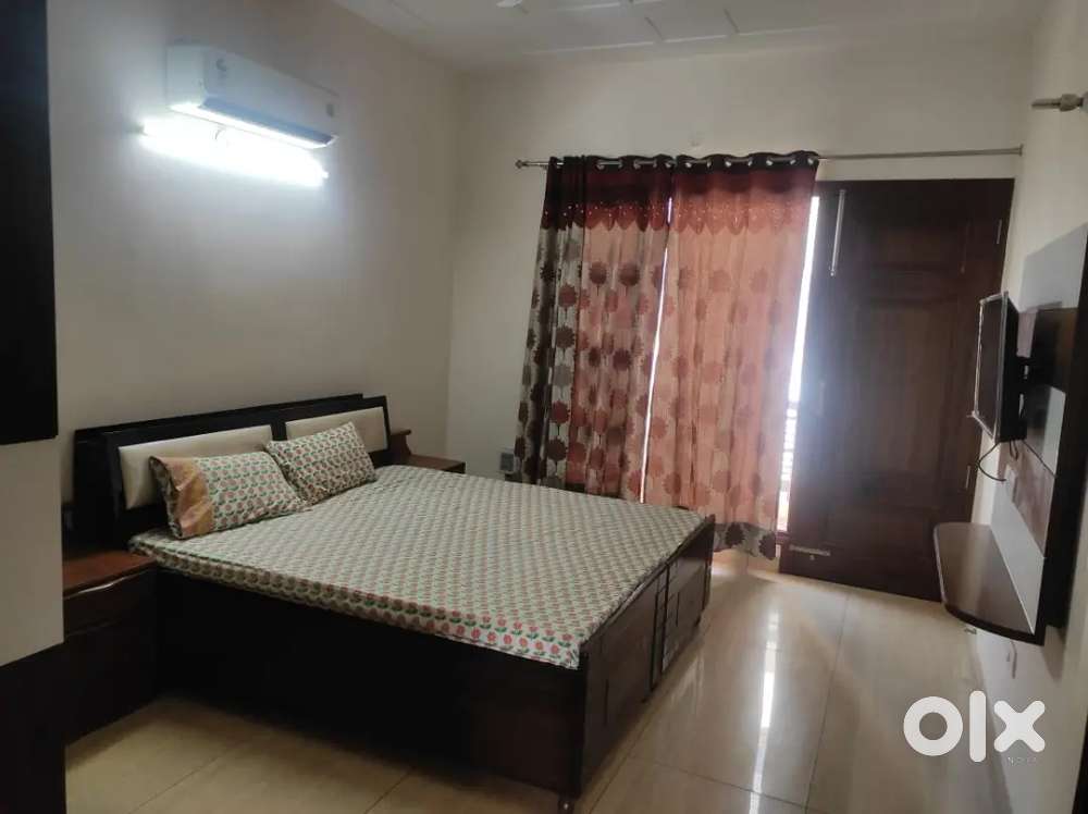 Ground Floor AC Full Furnished Full independen Brokerage50%