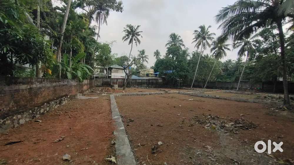 RESIDENTIAL PLOTS AVAILABLE IN NEAR MURIJAPALAM KUMARAPURAM