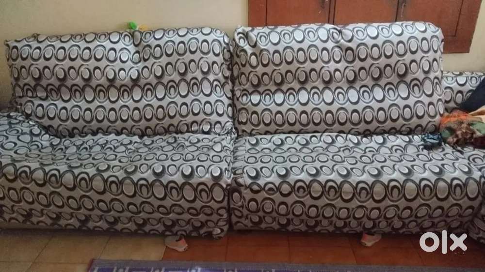 Sofa set available chif rate