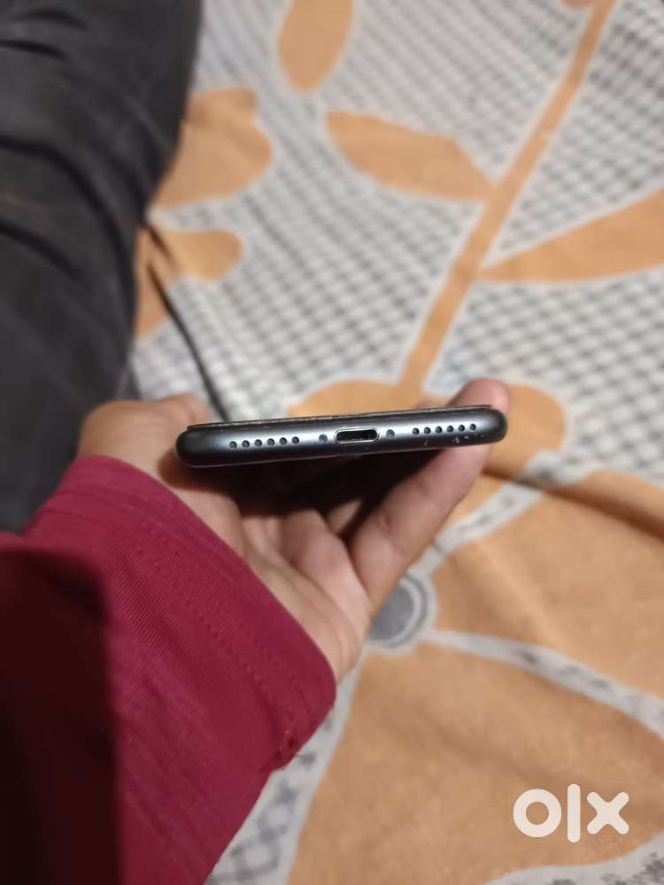 I phone 8 64gb block collar good candesan