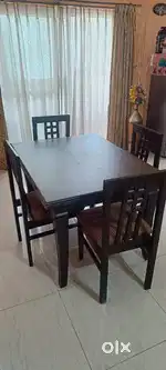 4 seater Dining table