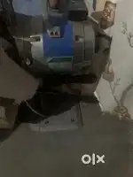 Cloth cutting machine
