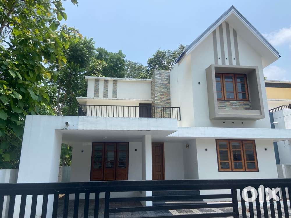 New.  HOUSE.   KOTTAYAM.   MANNANAM
