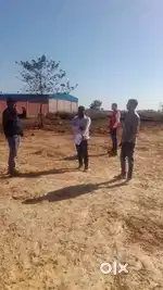 सुल्तानपुर रोड पर  गेटेड सोसायटी में प्लॉट खरीदे
