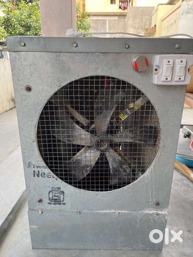 Water Cooler Tin With Warrenty Garenty Motor and Pump (4 months used)